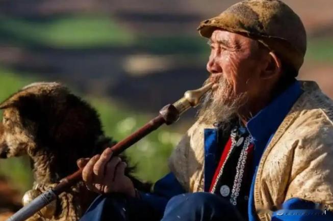 “中国长寿之王”龚来发，终身未娶活到133岁，可匪夷所思的是，他却有一个公认的“