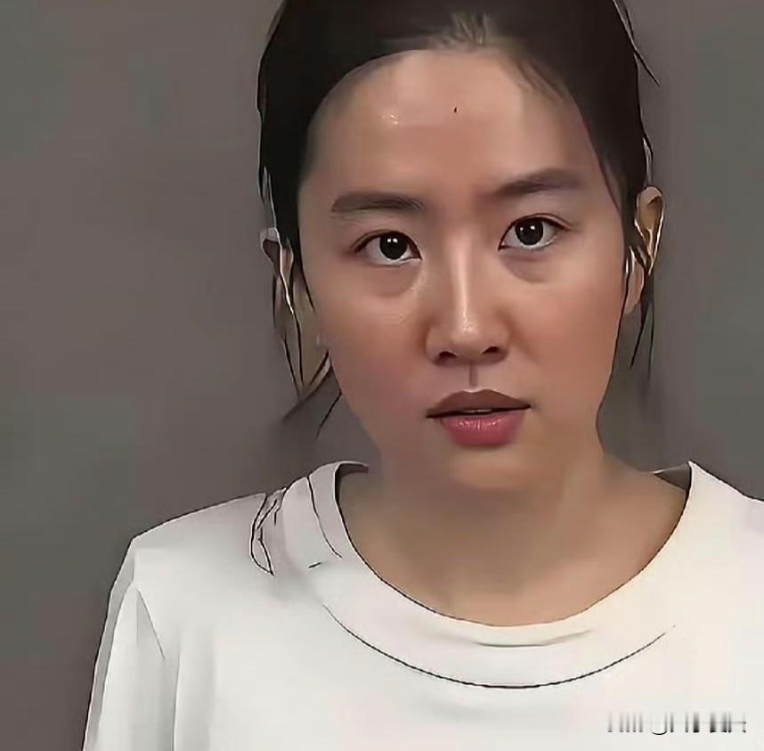 没有化妆的刘亦菲是这样子的​​​