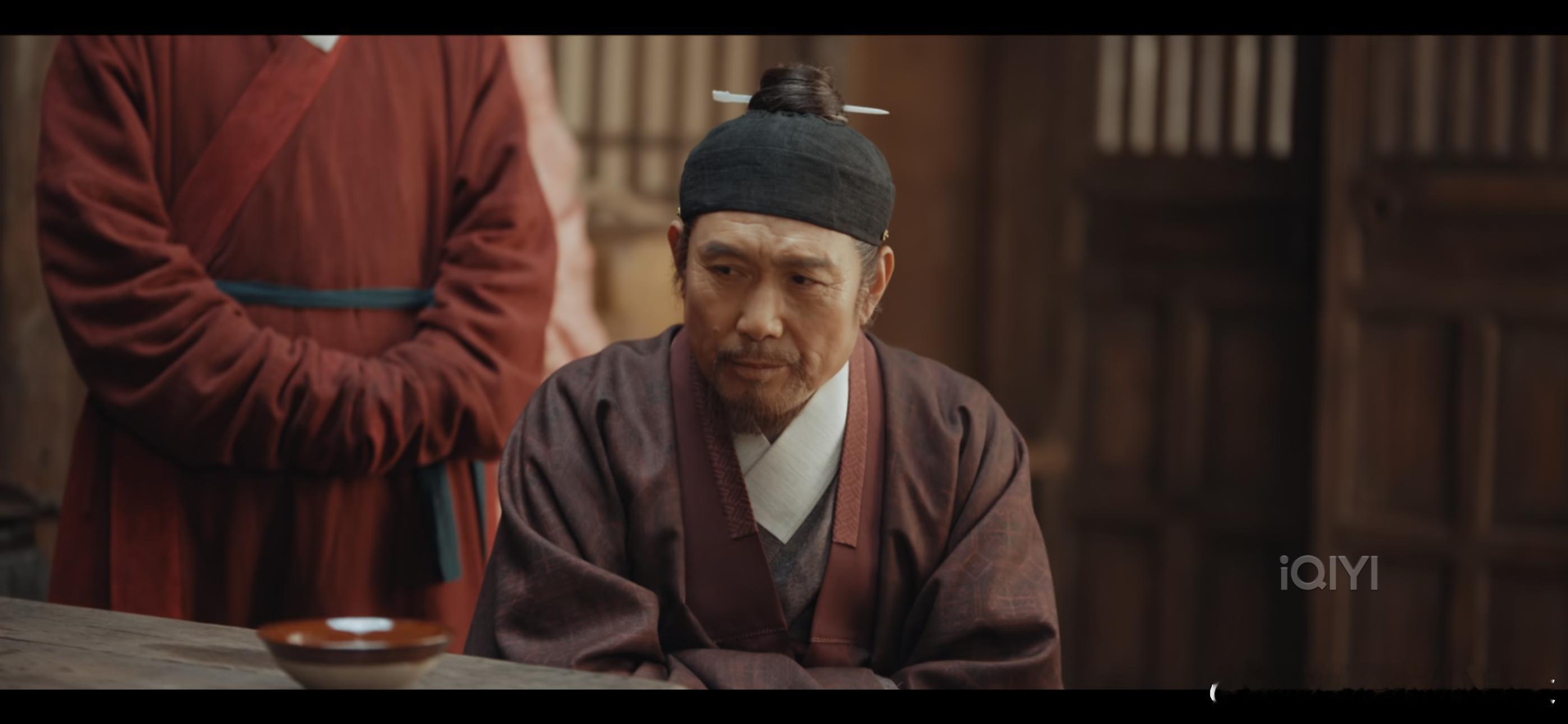 《家业》里田家人就算家财万贯，靠不正之术挤进墨行，身上都改不了一股奴才气息。田槐