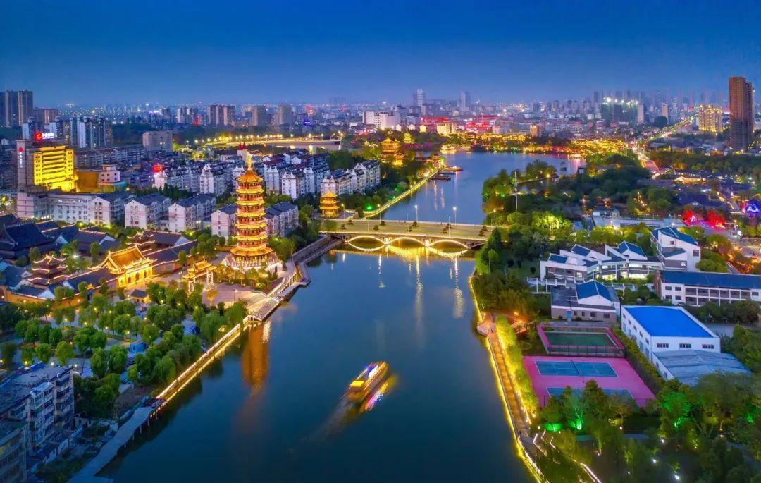 2015年10月，江苏泰州房价均价7055元；2016年10月，江苏泰州房价均