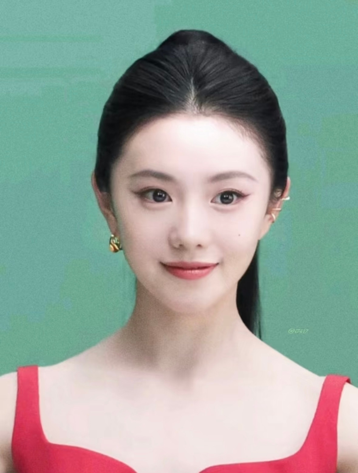 超级完美的一颗头五官上扬的美….