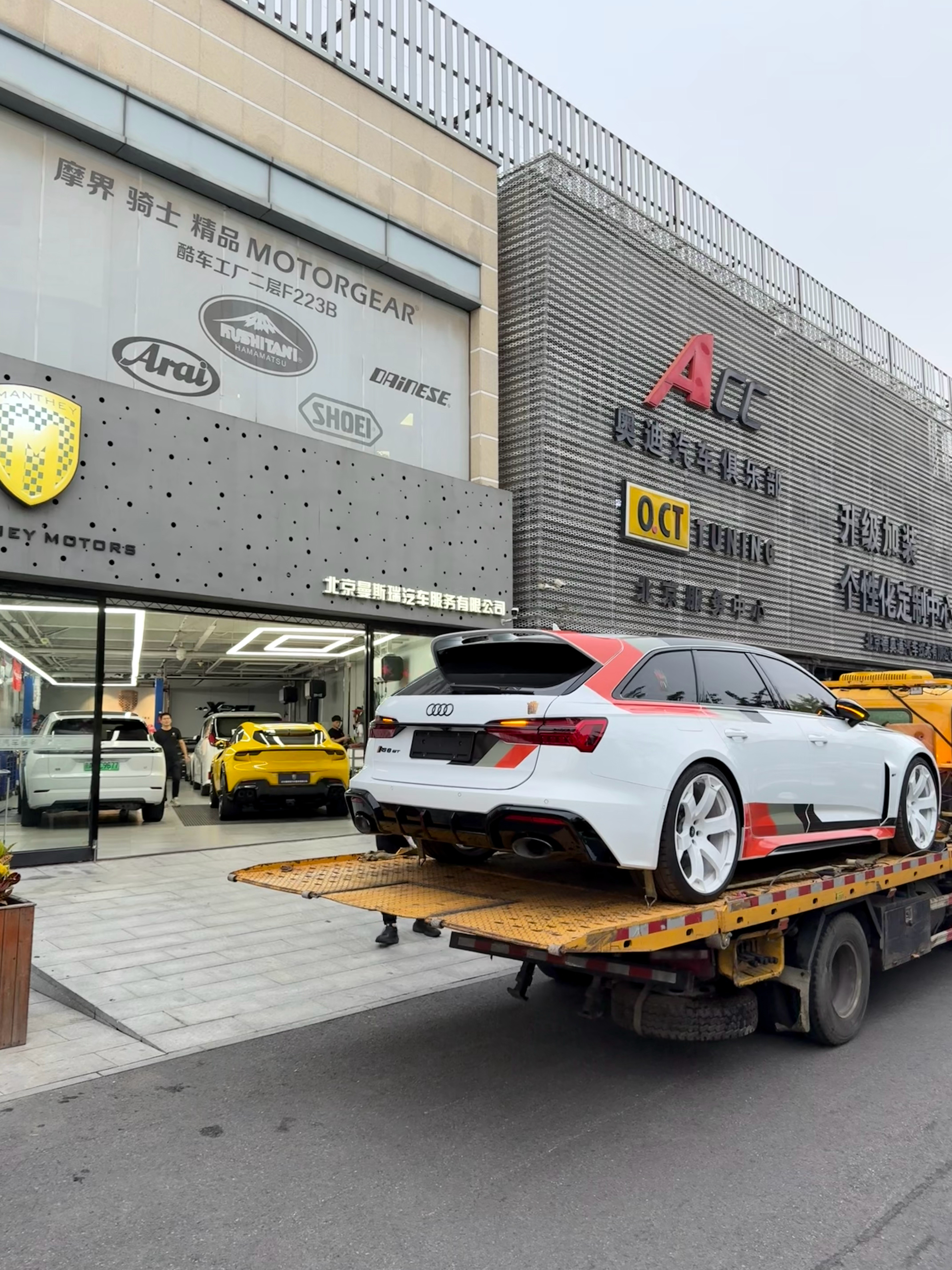 限量版的奥迪RS6GT实车真是太帅了​​​