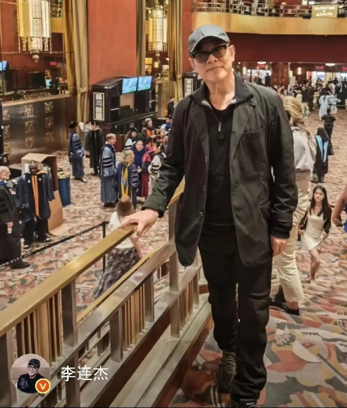李连杰，惭愧发文！5月26日中午，功夫巨星李连杰在社交平台发布了一条动态，不