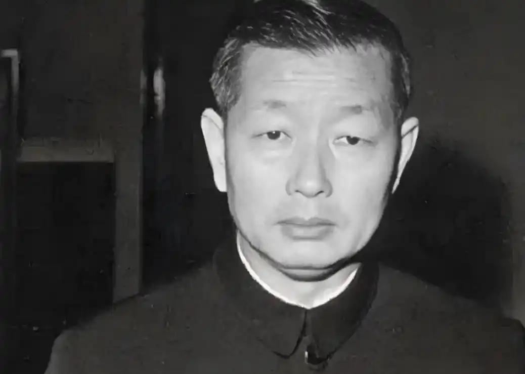 1971年7月10日，一场震惊北非的军事政变突袭摩洛哥王宫，国王寿宴瞬间变成枪战
