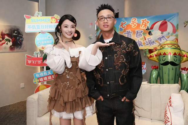 《歌手2025》中，GAI的淘汰激起热议。丁太升提出“解脱论”，认为GAI因热度