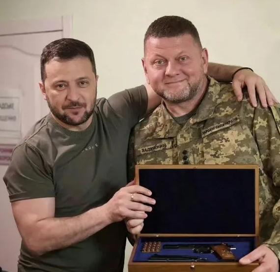 意见分歧？乌军前总司令扎卢日内近日透露出了他与泽连斯基存在分歧，扎卢日内之前就