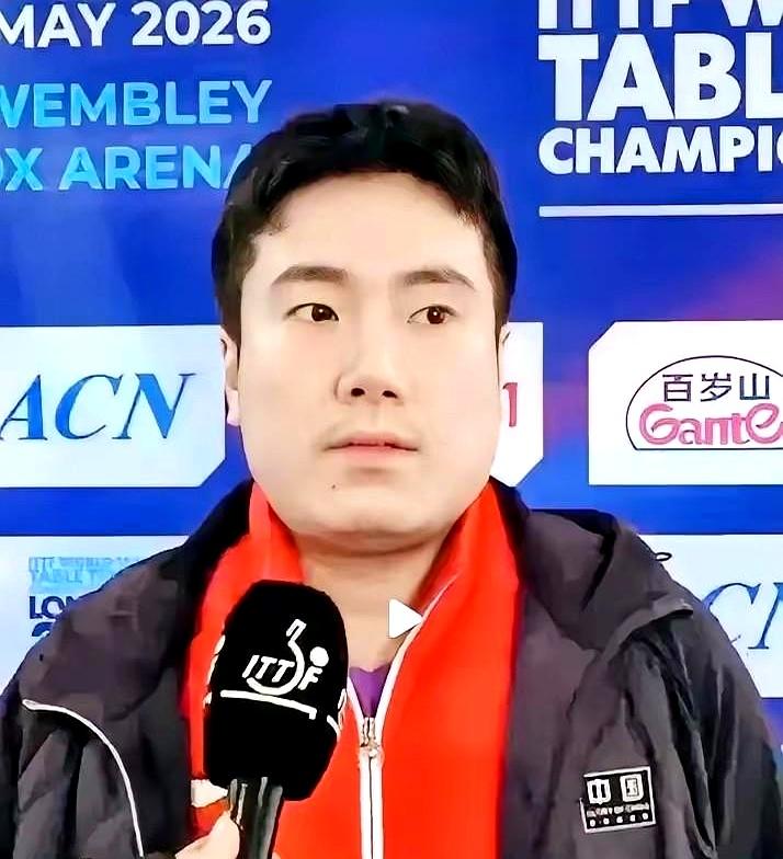 全网刚骂完梁靖崑关键时刻“手软”，他赛后采访一出来，直接让人愣住了！镜头前他眼