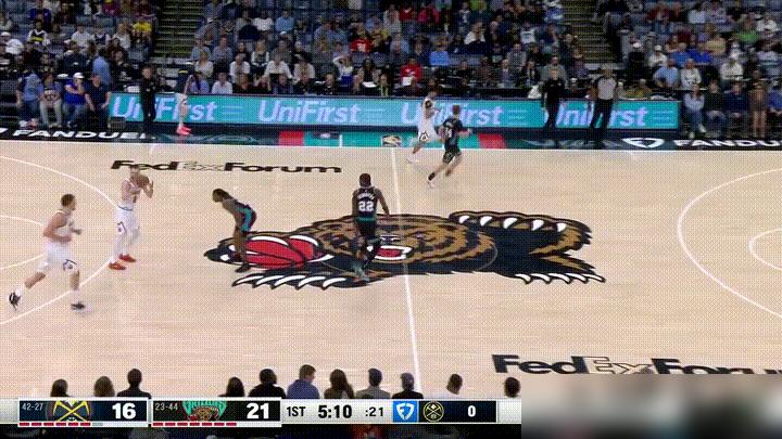 昨天掘金客场挑战灰熊，118-125遗憾输球，但约基奇的操作，把球迷看呆了！