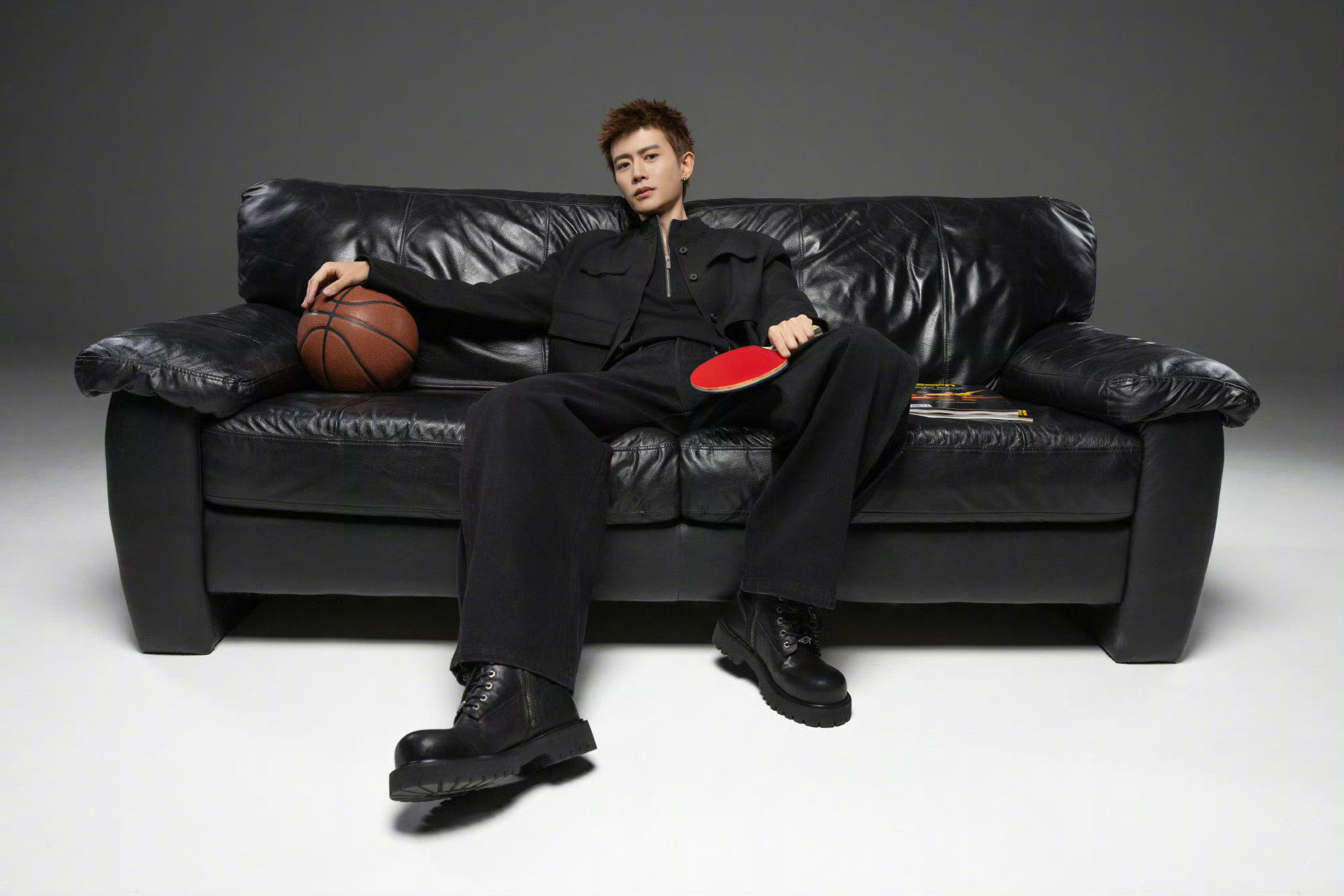 任嘉伦任嘉伦登上中国体育特刊和嘉伦哥一起为热爱加冕🏆必须支持，期待五一拿到杂志