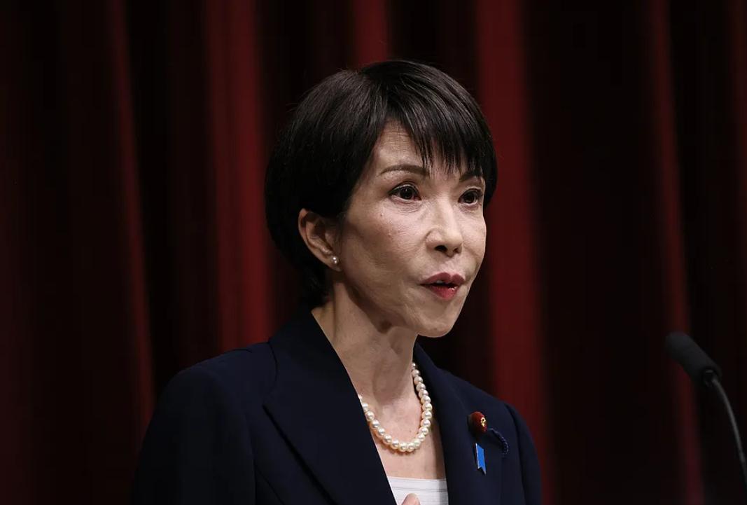 新加坡联合早报今日报道：“中国星期一（7月6日）向太平洋海域试射一枚带有训练模拟