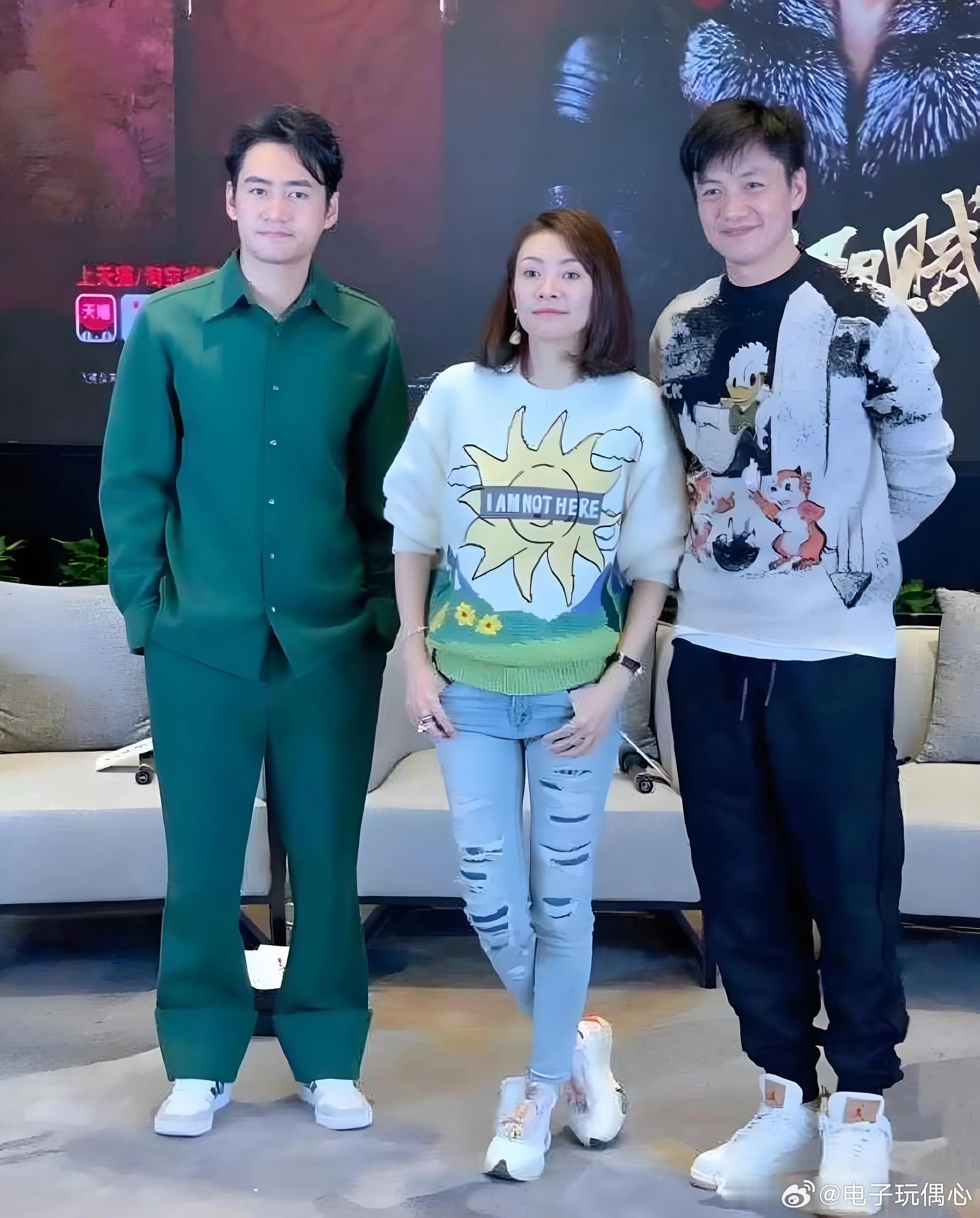 章子怡的姿势倾向已经很明显了！