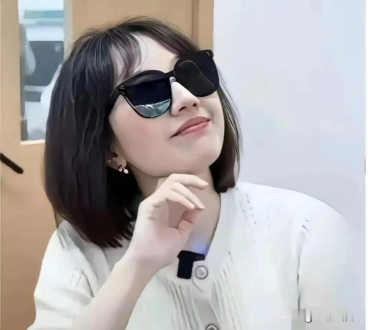 关于院长和医生的视频是谁拍的，网上有好几种猜测：1.有人说可能是医院监控拍