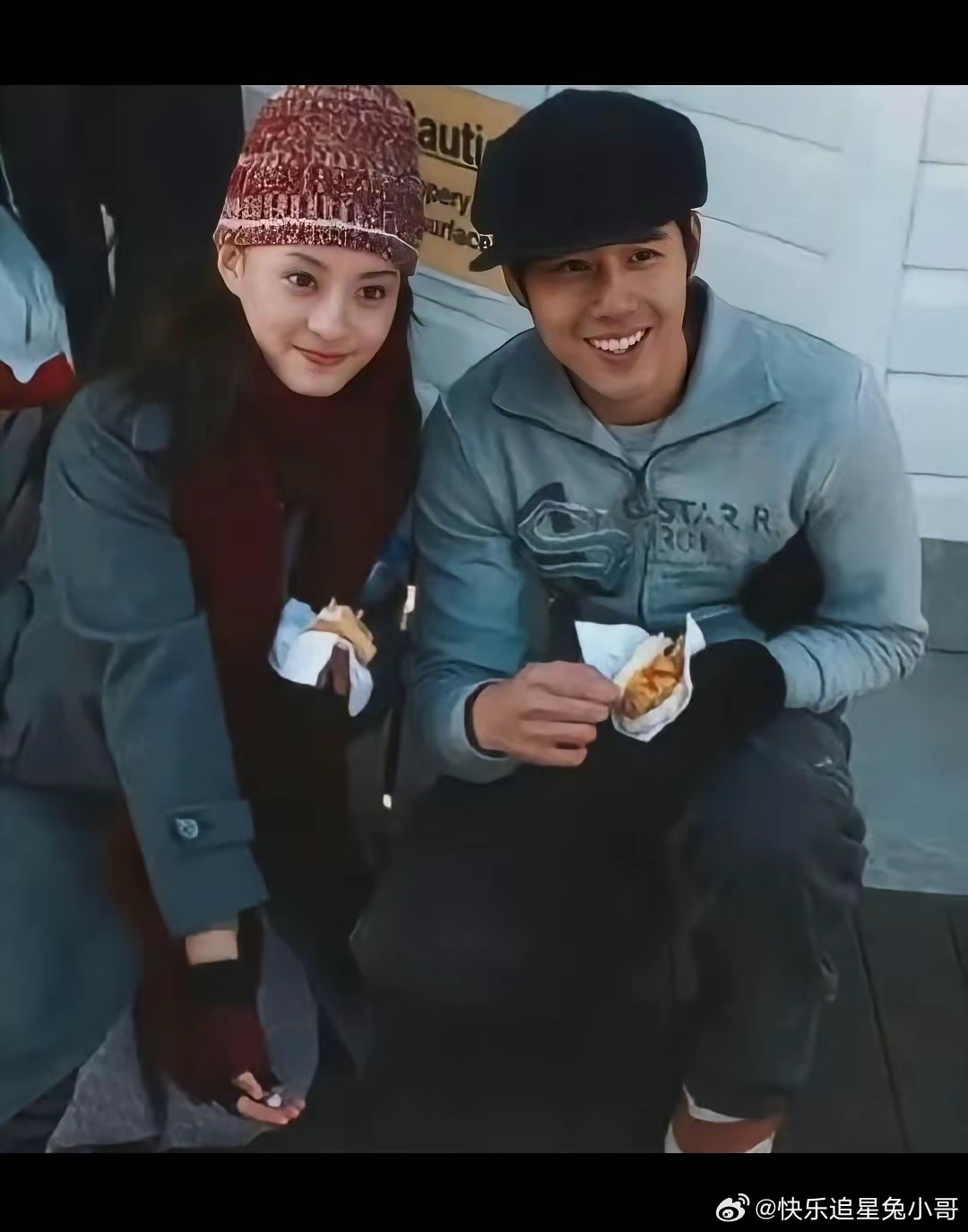 20年前孙俪和Rain霍建华合作的时候拍的照片，那个时候的孙俪长相甜美可爱，带着