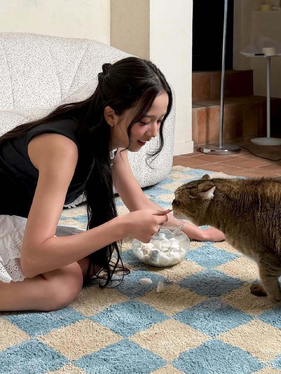 金智秀self-portrait