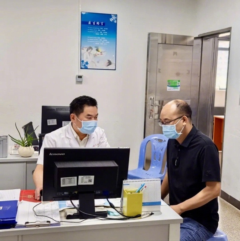 #医生路遇车祸抢救心跳骤停伤者#【韶关医生路遇车祸，上前抢救心跳骤停伤者！拟认定