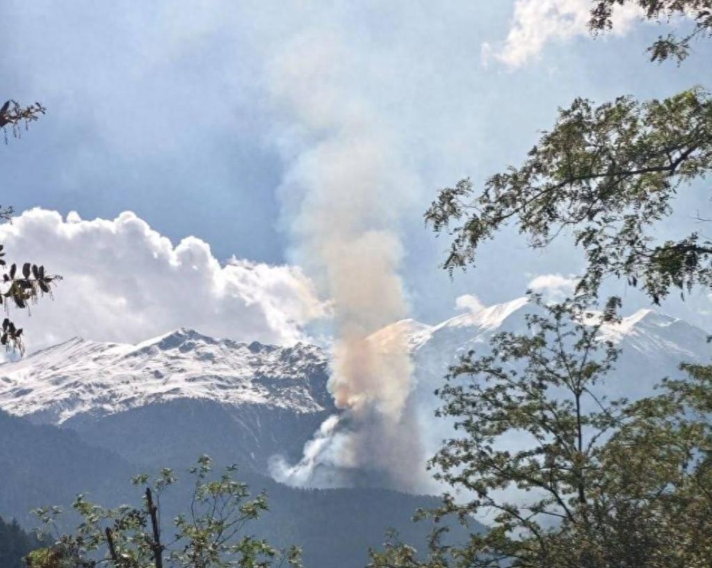 印度掉了一架预警机，今年第8架!当地时间4月24日，印度空军又掉下来一架飞机