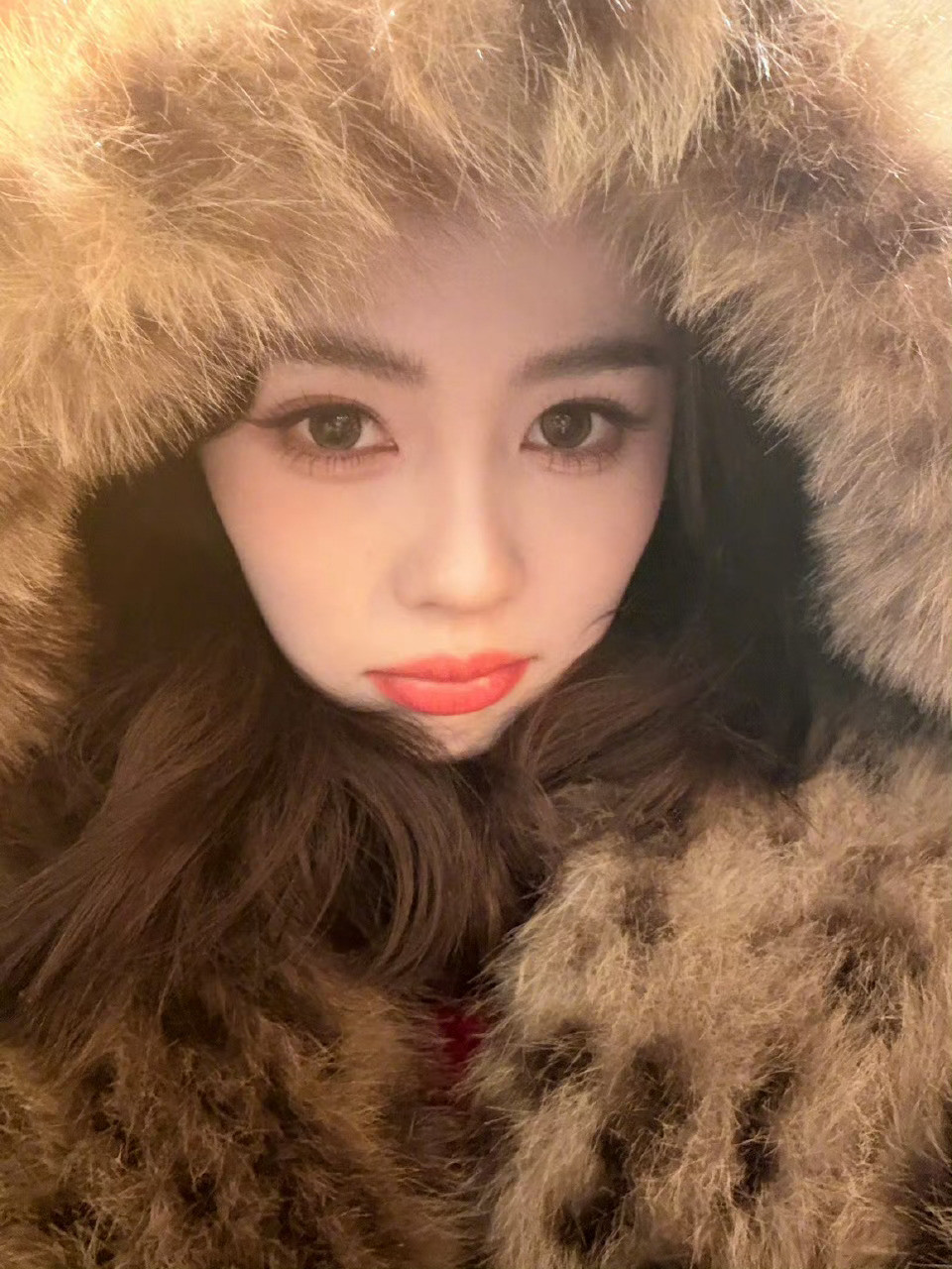 白鹿只拍了8张随便发发八张哪里够看！强烈要求把相机里的“不随便”版本也交出来