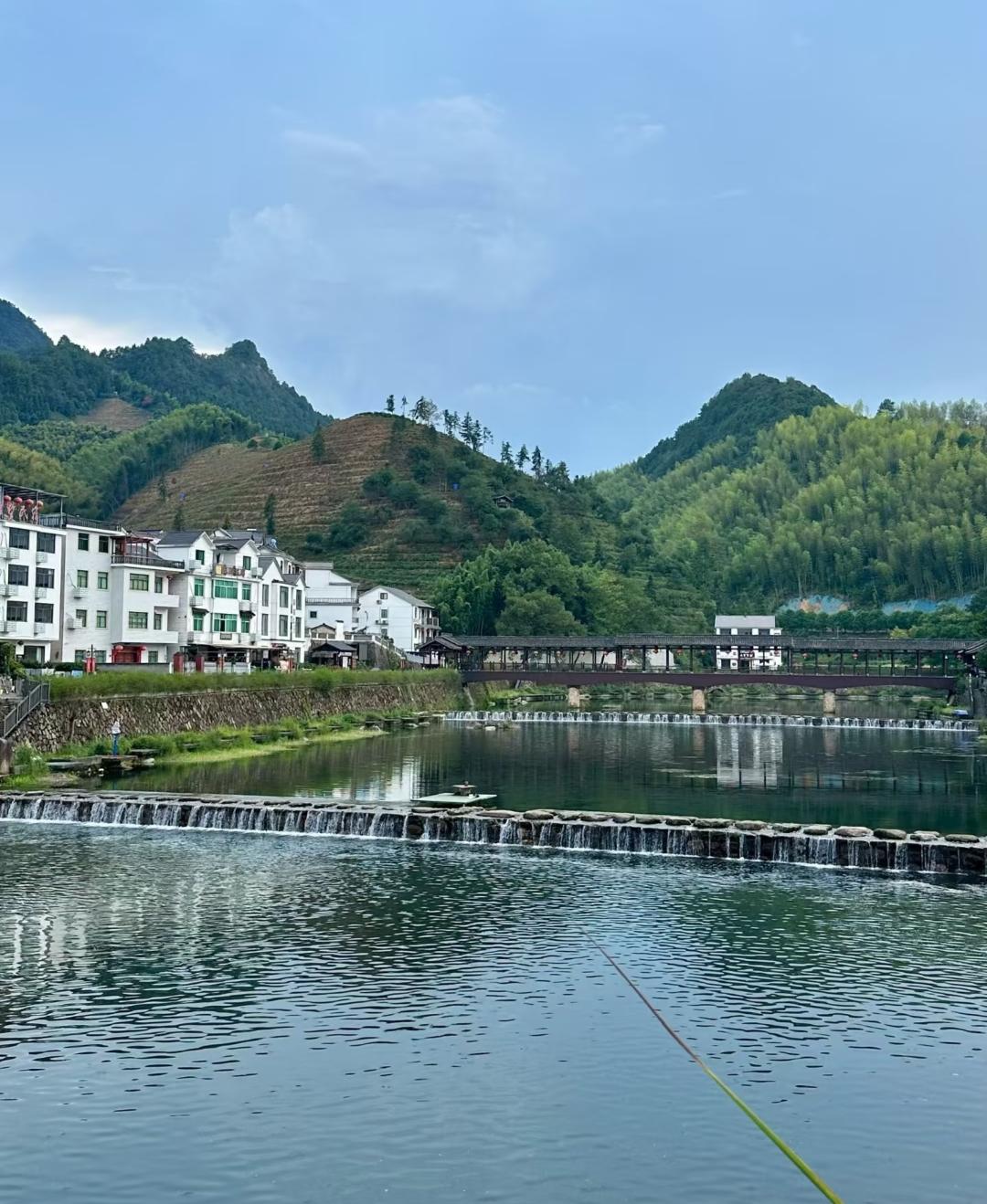 谁懂啊！亲弟深夜转来5万让我偷偷存，说啥都不让告诉爸妈，真把我难到失眠！