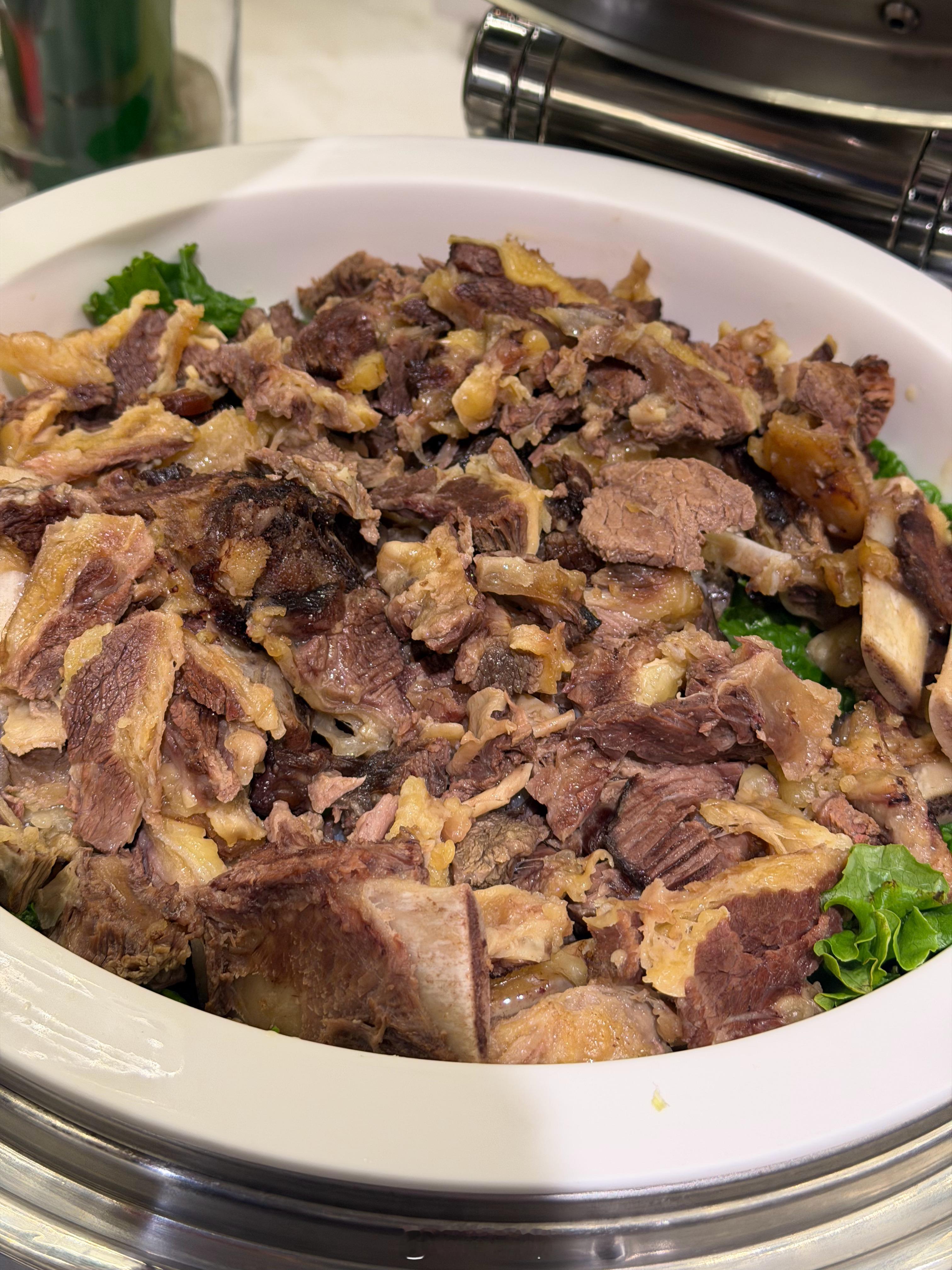 真男人来内蒙了得吃牛肉，羊肉，韭菜花啊