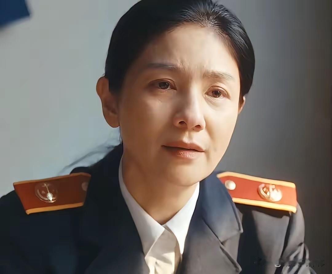 梅芳这事我去查了一下。不查不知道，一查才知道，这个让人气得牙痒痒的法官，自