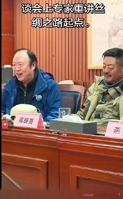 东天山驼队有始有终，只是从终点延长到了郑州。而阿拉善盟左旗的马队，连终点洛