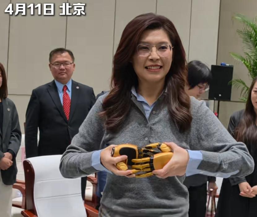 郑丽文此行最大收获:访问最后一天，大陆公布对台十大政策4月12号当天上午，大