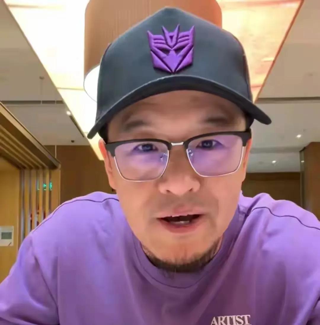 杨毅谈女篮李梦被裁：“你现在就不行，根本防不了任何人”个人认为其实李梦本身就不是