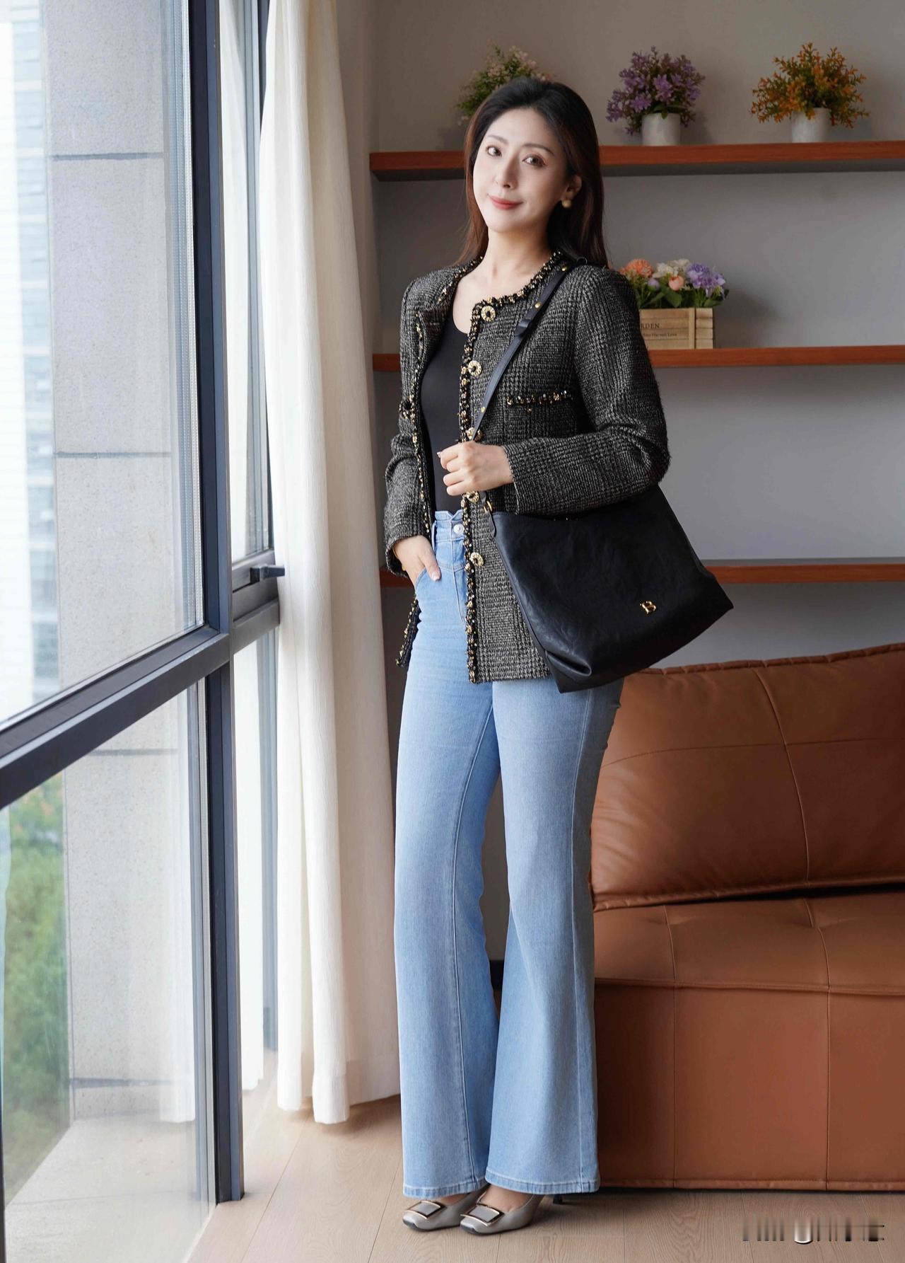 这件黑金小香风也太显贵了吧！🖤一穿上身直接气质拉满金色纽扣把秋冬的沉闷都点