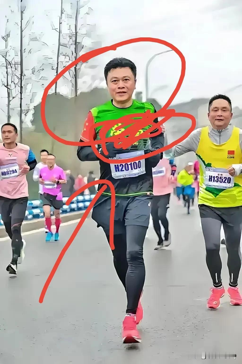 失敬啊！！荣昌这个高书记太厉害了！！！以前不知道他的年龄，以为是个小年轻懂互联网