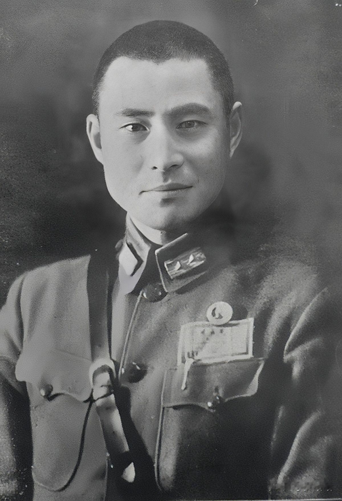 1975年，蒋介石得知国民党黄维特赦的消息时，立刻请他来到台湾，不仅补发他被俘2