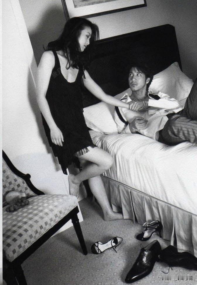 2009年，汤唯和王力宏拍摄的一组写真！2009年，日本摄影师荒木经惟为汤唯和