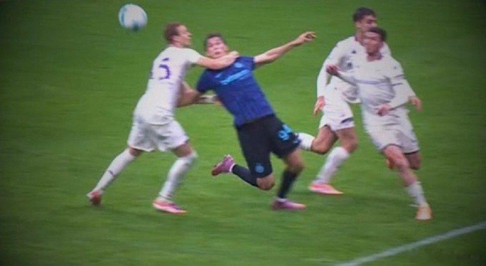 马雷利：科穆佐对球完全不感兴趣裁判本来应该判给国际米兰点球并给科穆佐一张黄牌