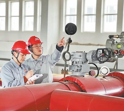 华北地区的农村，冬天取暖成了大难题，这背后环保和老百姓的日常生活该怎么找到好的