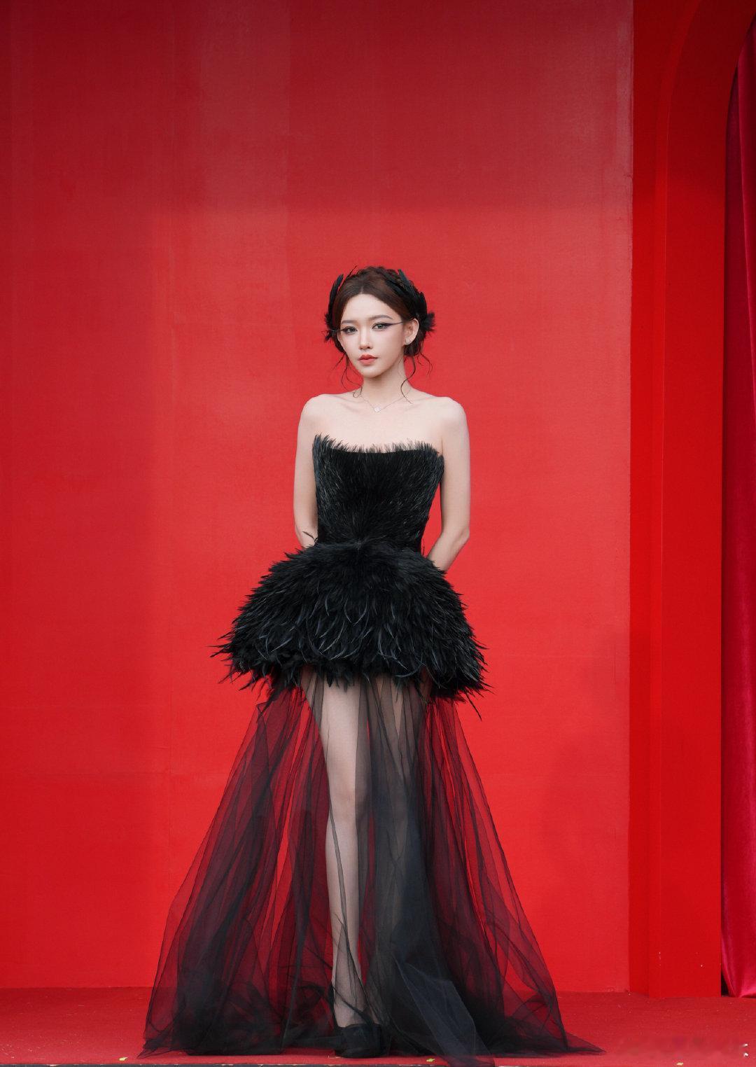 黑天鹅and白天鹅黑天鹅女皇and白天鹅公主程潇你真的美美美啥风格都美啊啊啊啊啊啊中秋快乐哦～🥮​