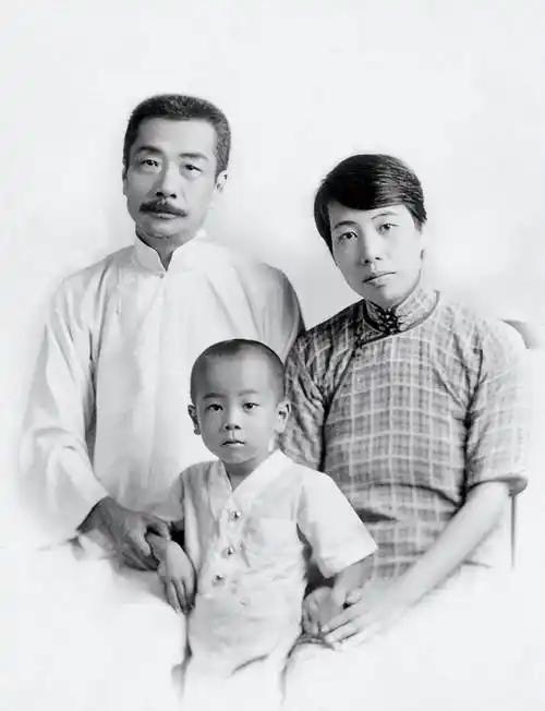 鲁迅和贾平凹谁伟大，谁有民族风骨，谁光明磊落，从俩人对自己孩子的态度就显示出来了