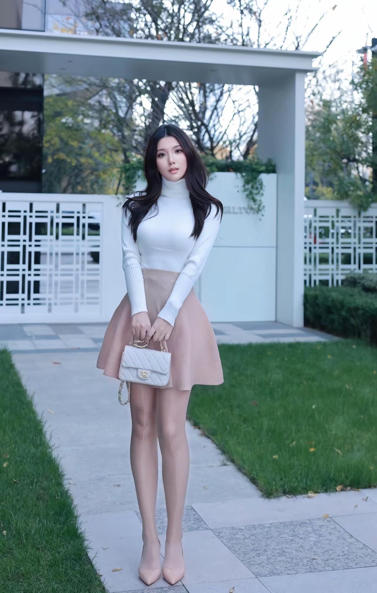 1220.五千年历史无非功名利禄，八万里修心终归万般皆无。