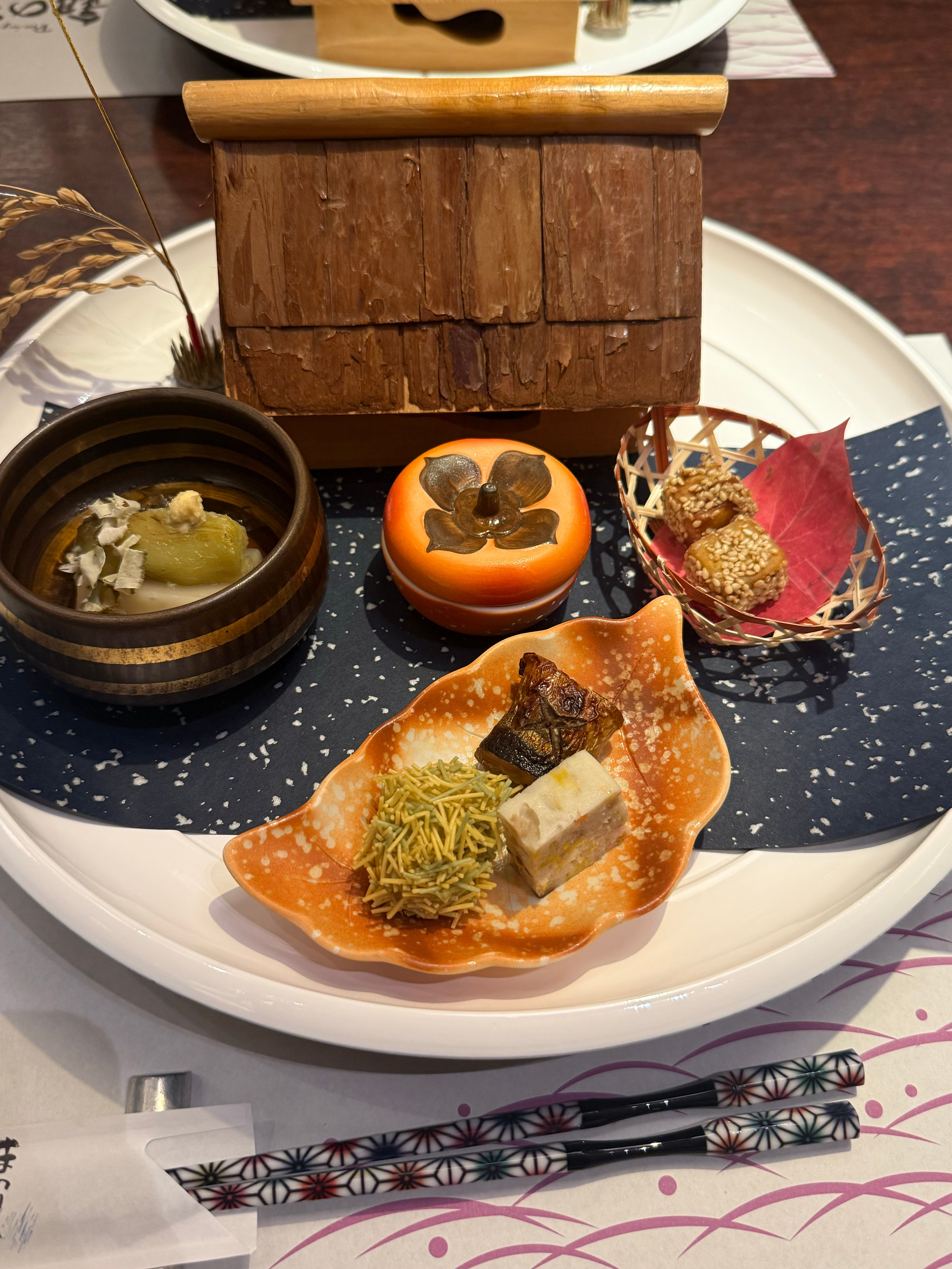 今天晚餐！龙虾天妇罗最好吃海鲜粥也不错早上把早餐睡过去了明天可不能