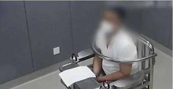 河南一小伙投资200万自己生产香烟，靠着以假乱真的产品和低价策略，七天回本，55