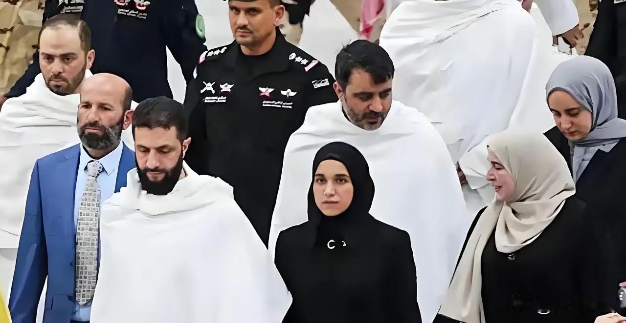 朱拉尼迎来好消息，美军撤出叙利亚。美军这次是真的全部撤走了。在叙利亚待了十