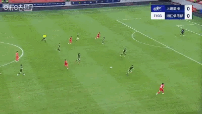 不可思议!石破惊天的世界波,堪称刁钻完美的死角任意球,加上对手哭笑不得的乌龙球,