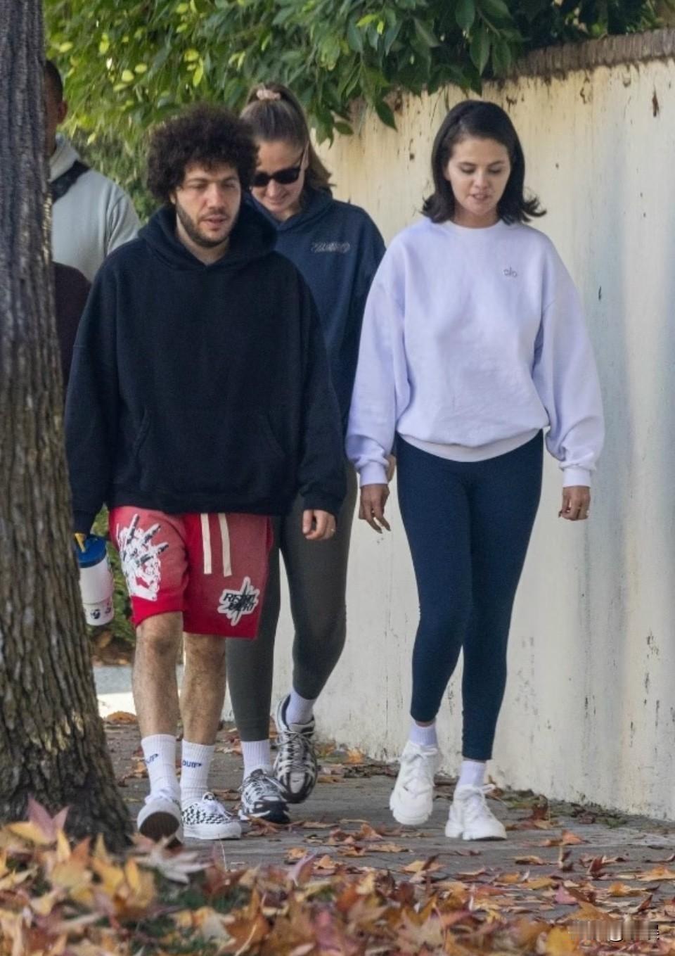 傻脸的生活状态还是比较健康的向上的～赛琳娜变化好大！！我觉得赛琳娜的老公满眼