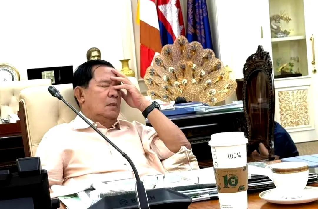 洪森继续发布加班照片，说要等被俘士兵回来。???