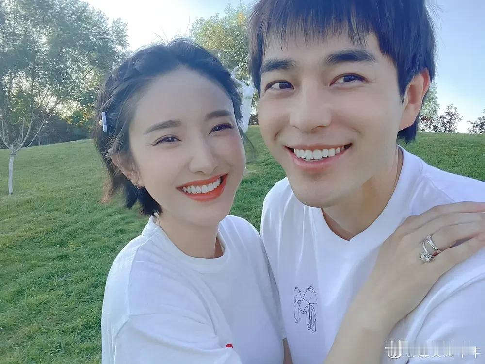 原来他俩是夫妻！这一对是女演员许芳铱与演员虞文涛，是娱乐圈少见长跑十年才步