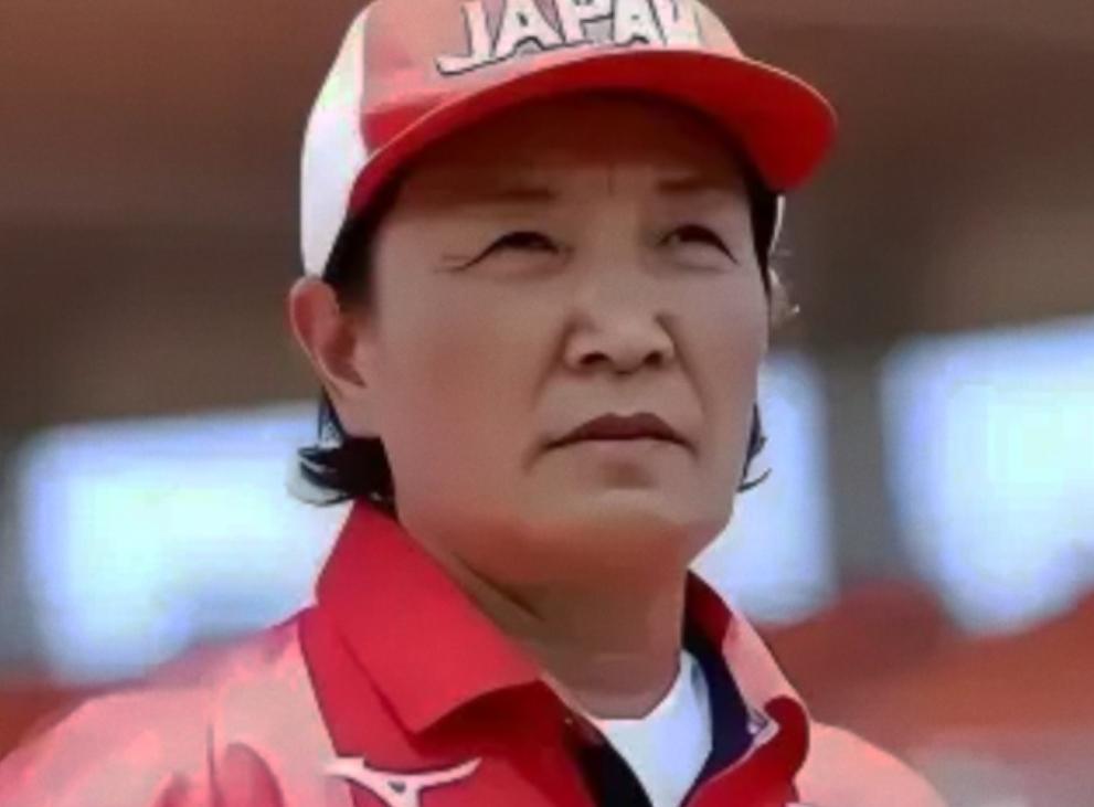 “我放弃中国国籍，成为一名日本人，就是为了打败中国队”，而她的父亲则公开回应：“