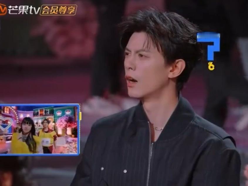 邓凯人老了干什么都心酸邓凯果然人老了干什么都看起来很心酸hhhhh，上舞台表演看