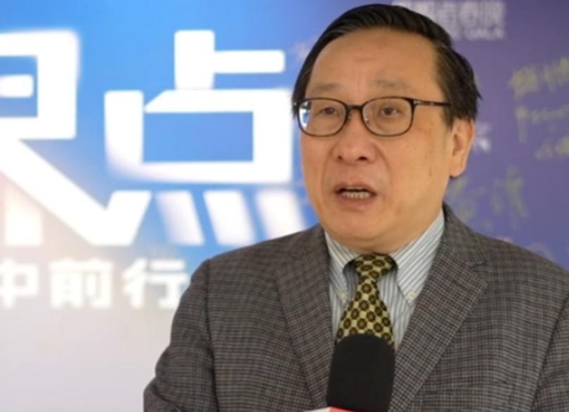 高志凯又发力了。这回是在BBC的直播镜头前，他质问美方议员：“你们硬要卖武器