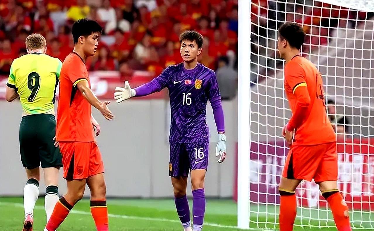 21岁门将身价暴涨16倍邵佳一去年冬天把李昊塞进首发，全队都说疯了。现在申