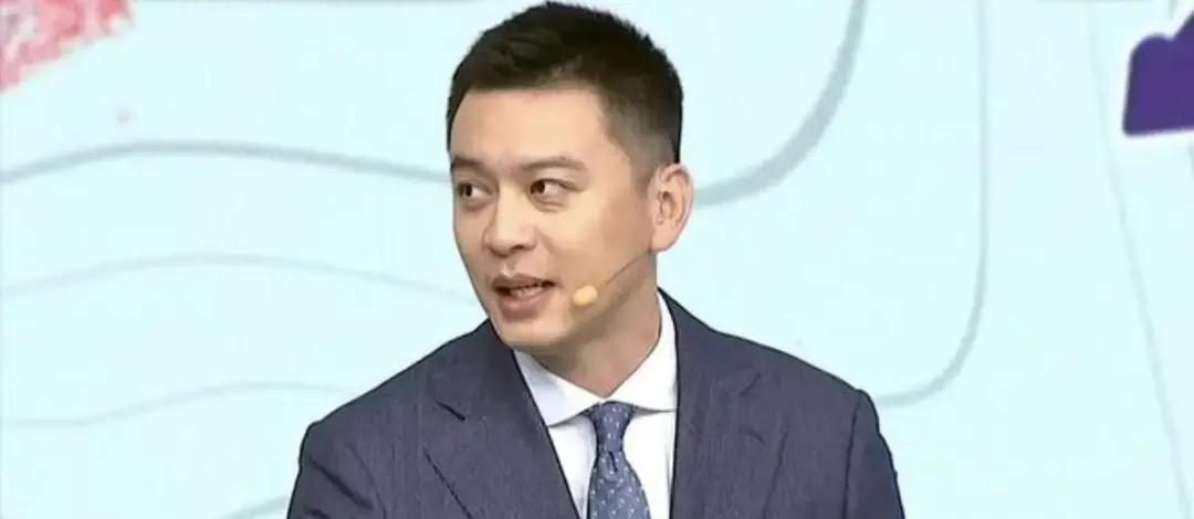 山东球迷这回是真憋屈，主场看球，耳边却全是辽宁味儿郭艾伦在某音一开口...