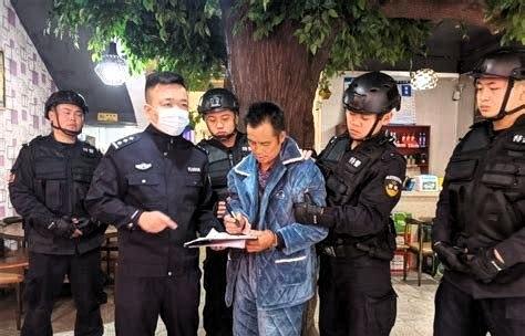 2020年12月，江西南昌，警方抓捕一名中年男子，全程没有追逐对峙。街坊只