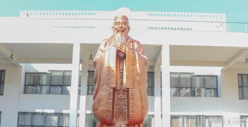 孔子的话中国人过年，除夕、年初一过后，一般就差不多了。哪怕后面还有迎财神、元宵节